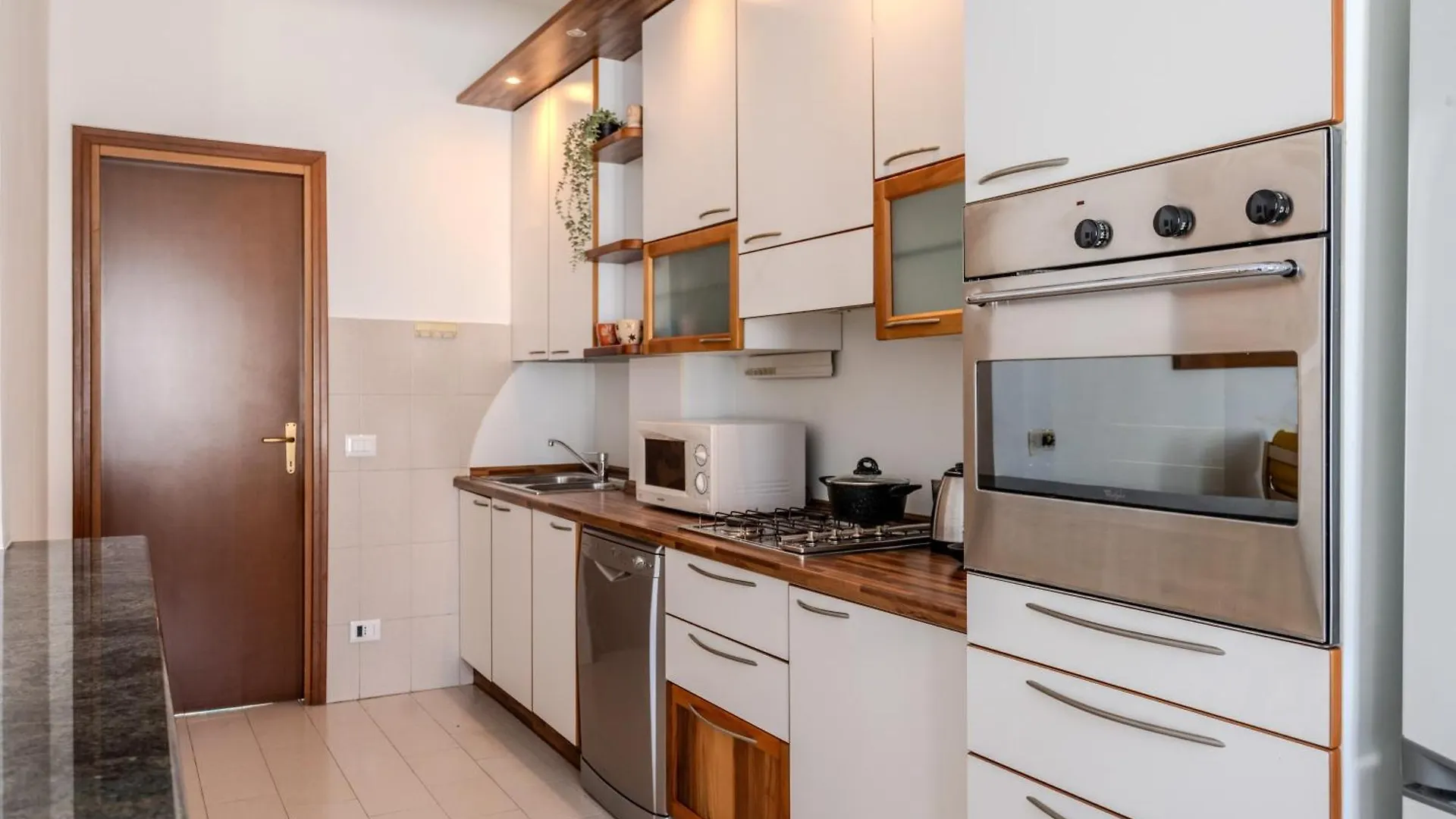 Stylish & Cozy Loft Near City Life - Metro 50M Milan